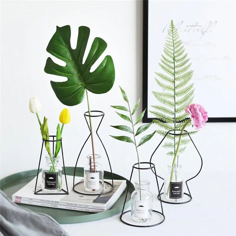 Nordic Style Iron Flower Vase.