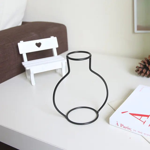 Nordic Style Iron Flower Vase.